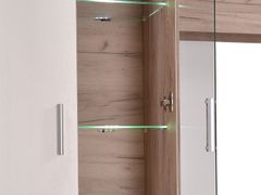 Led osvetlenie ra k preskleným policiam