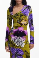 Długa sukienka z długim rękawem i kwiatowym wzorem