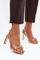 Przezroczyste sandały na obcasie z ozdobami