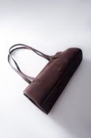 Estro: Ciemnobrązowa torebka damska na ramię z naturalnego weluru z długimi rączkami