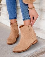 Resti Western-style boots on a covered wedge Patorias