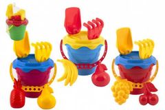 Súprava na piesok plast vedierko 15x13cm, lopatka, hrabličky, 2 bábovky 4 farby v sieťke 12m +