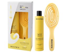 Darčeková sada pre nepoddajné vlasy Selective Professional OnCare Smooth WeCareYou Kit - šampón + kefa zadarmo + darček zadarmo