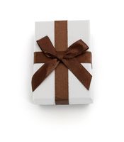 Beneto Exclusive Bílá dárková krabička s hnědou stužkou KP9-8