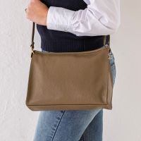 Női bőr crossbody kézitáska Italia Gisell - sötét bézs