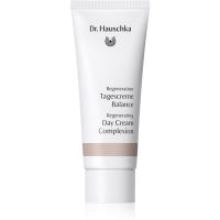Dr. Hauschka Regeneration CC krēms nobriedušajai ādai 40 ml