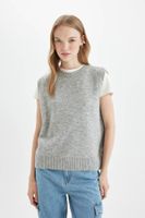 DEFACTO Regular Fit Basic Plain Crew Neck Knit Vest