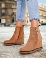 Resti Nerias women's boots on heels