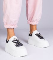 marka niezdefiniowana Białe sneakersy z czarną wstawką i szpilką z cyrkoniami Floura