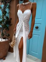 Bílé elegantní šaty SASKINE s rozparkem Velikost: S/M