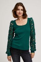 Blouse with lace sleeves