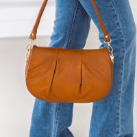 Női bőr crossbody kézitáska Italia Sima - konyak
