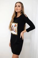 Šaty s 3D grafikou a ozdobným pom pom černé