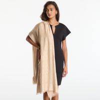 Szalik Guess Jacquard Scarf 70x180 Beige Universal