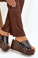 Sandały damskie na platformie z ćwiekami