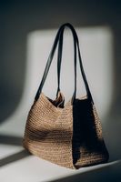 Estro: Beżowa słomiana torebka damska typu shopper ze wzmacnianymi rączkami