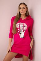 Dress with a longer back and a colorful fuchsia print
