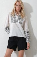 Trend Alaçatı Stili Women's White Judge Collar Tassel Detailed Flamed Linen Blouse