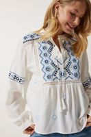 Happiness İstanbul Women's White Embroidered Woven Blouse