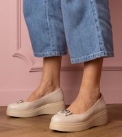Gemre Beige platform shoes with rhinestone decoration Patos