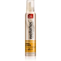 Wella Wellaflex Curl Schaumfestiger für welliges und lockiges Haar 200 ml