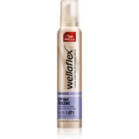 Wella Wellaflex 2nd Day Volume Schaumfestiger für mehr Volumen Vol 4 200 ml