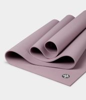 Manduka Prolite® Mat mélytengeri zöld jógaszőnyeg 180 x 61 cm x 4,7 mm Szín: Eldenberry