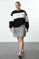 Trendyol Curve Black Thick Inside Fleece Embroidery Detailed Knitted Sweatshirt