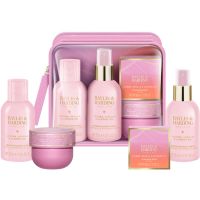 Baylis & Harding Jojoba, Vanilla & Almond Oil Geschenkset unterwegs
