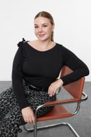 Trendyol Curve Black Rose Detailed Knitted Plus Size Blouse