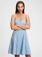 GAP Šaty fit & flare cami denim dress - Dámské