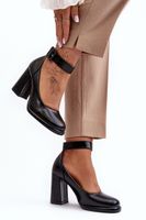 Női magas sarkú cipők Kesi