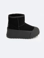 Insulated suede snow boots on the Big Star platform black