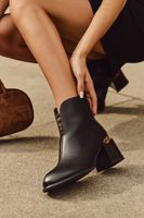 Bőr női bokacsizma Vinceza