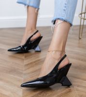 Gemre Fekete szandál geometrikus telitalpon Kokkes