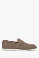Estro: Loafersy męskie z weluru naturalnego z kontrastującą podeszwą w kolorze khaki