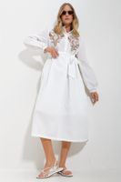 Trend Alaçatı Stili Women&#039;s White Judge Collar Front Embroidered Balloon Sleeve Belt Lined Woven Dress