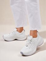 Resti Women's sport sneakers on a thicker sole Roality