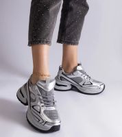 Gemre Srebrne sneakersy na masywnej podeszwie Adoma