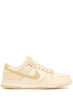 Dunk Low Sneakers