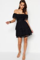 Trendyol Black Open Deréka/Gördeszkás Sifonnal bélelt elegáns estélyi ruha