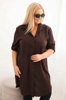 Kesi Włoski Dámská košilová šaty Plus Size s delším zadním dílem a ohrnutým rukávem hnědá