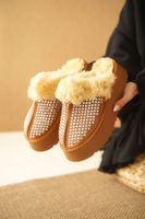 Capone Outfitters Furry Closed Toe Stoned Women's Slippers