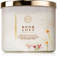 Bath & Body Works Book Loft dišeča sveča 411 g