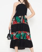 Resti Czarna damska sukienka midi w kwiaty PLUS SIZE - Odzież