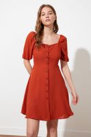 Sukienka damska Trendyol TWOSS20EL2314/Camel