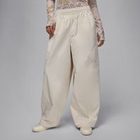 Jordan Flight Chicago Wmns Parachute Pants Light Orewood Brown - Dámske - Nohavice Jordan - Biele - HM6144-104 - Veľkosť: L