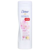Dove Nourishing Secrets Glowing Ritual losjon za telo 250 ml