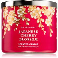 Bath & Body Works Japanese Cherry Blossom vonná svíčka 411 g