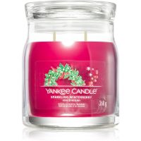 Yankee Candle Sparkling Winterberry lumânare parfumată Signature 368 g